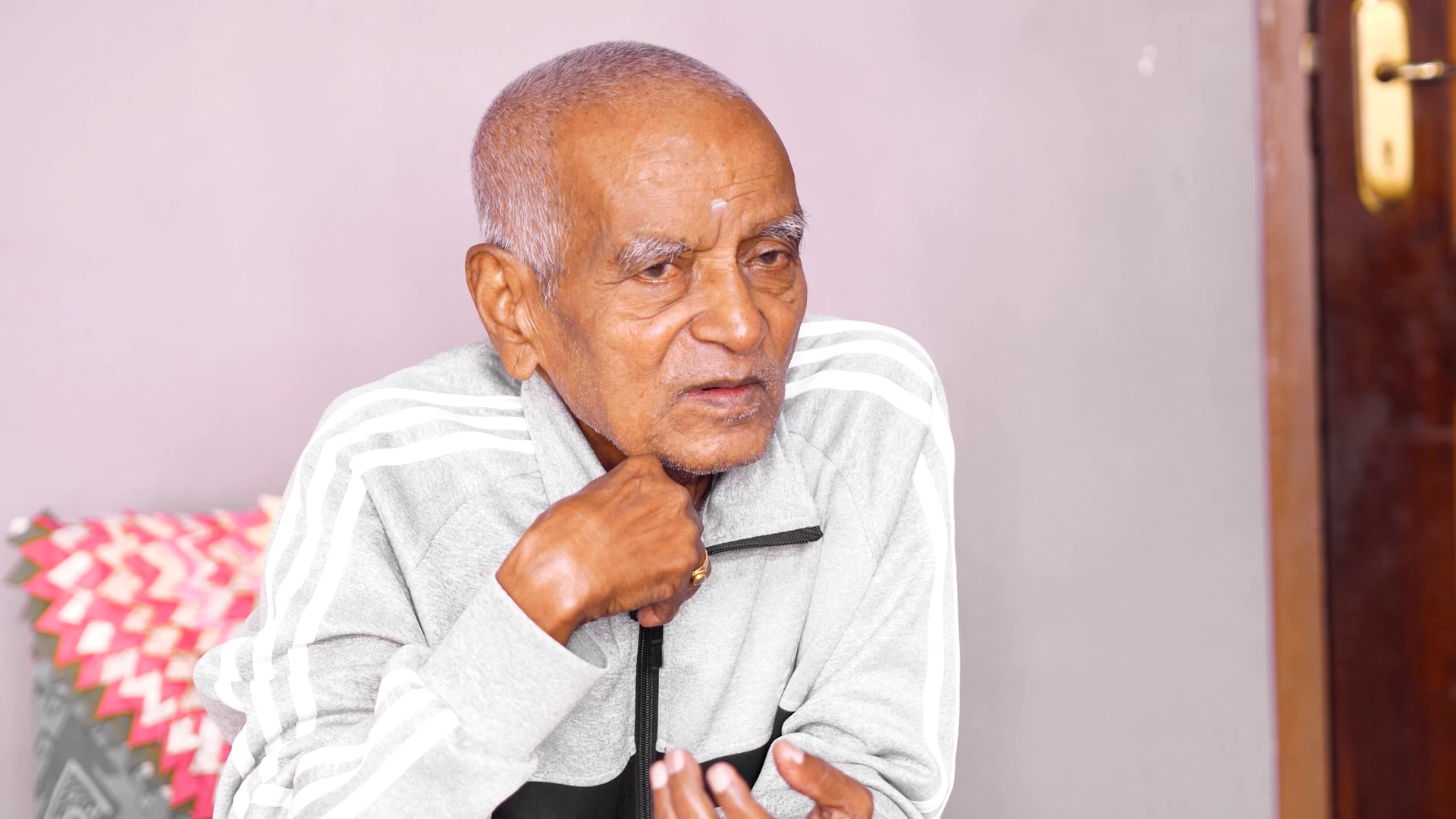 तराई–मधेशमा काठमाडौंमा जस्तो फूलपाती भित्र्याउने चलन छैन : संस्कृतीविद राकेश